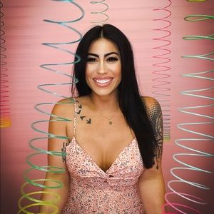 Meet your Posher, Adriana